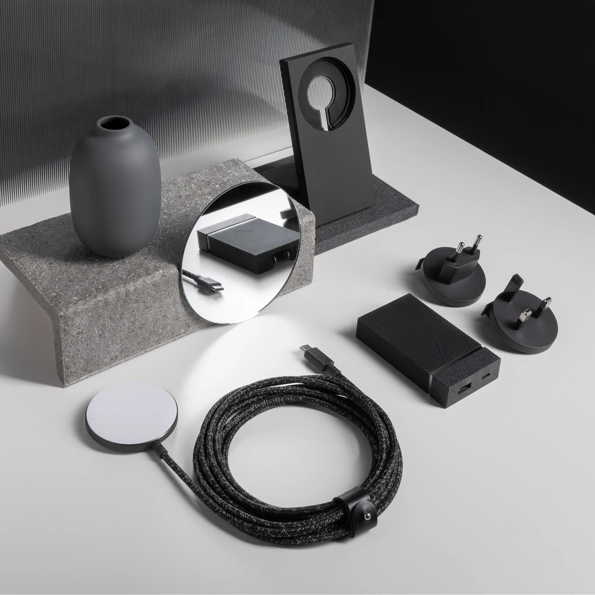 native-union-snap-magnetic-wireless-charger-magnetisches-kabelloses-ladepad-7-5- image 4