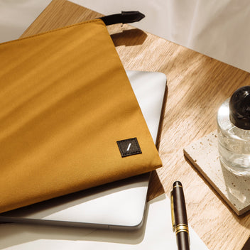 native-union-w-f-a-sleeve-f-r-macbook-16-laptop-h-lle-aus-recyceltem-wasserabwei image 2
