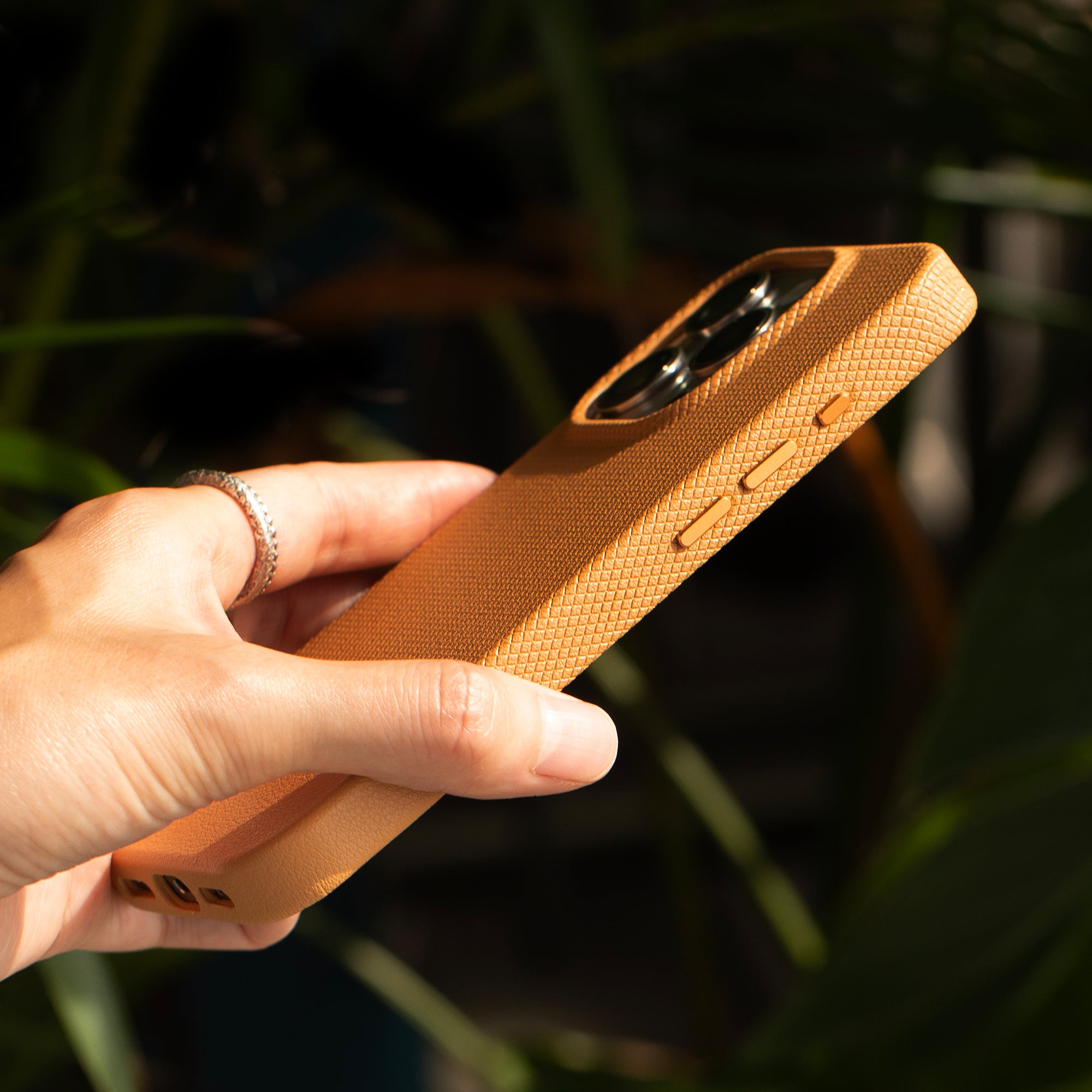 native-union-re-classic-case-f-r-iphone-16-tierfreies-lederalternativ-material-a image 3