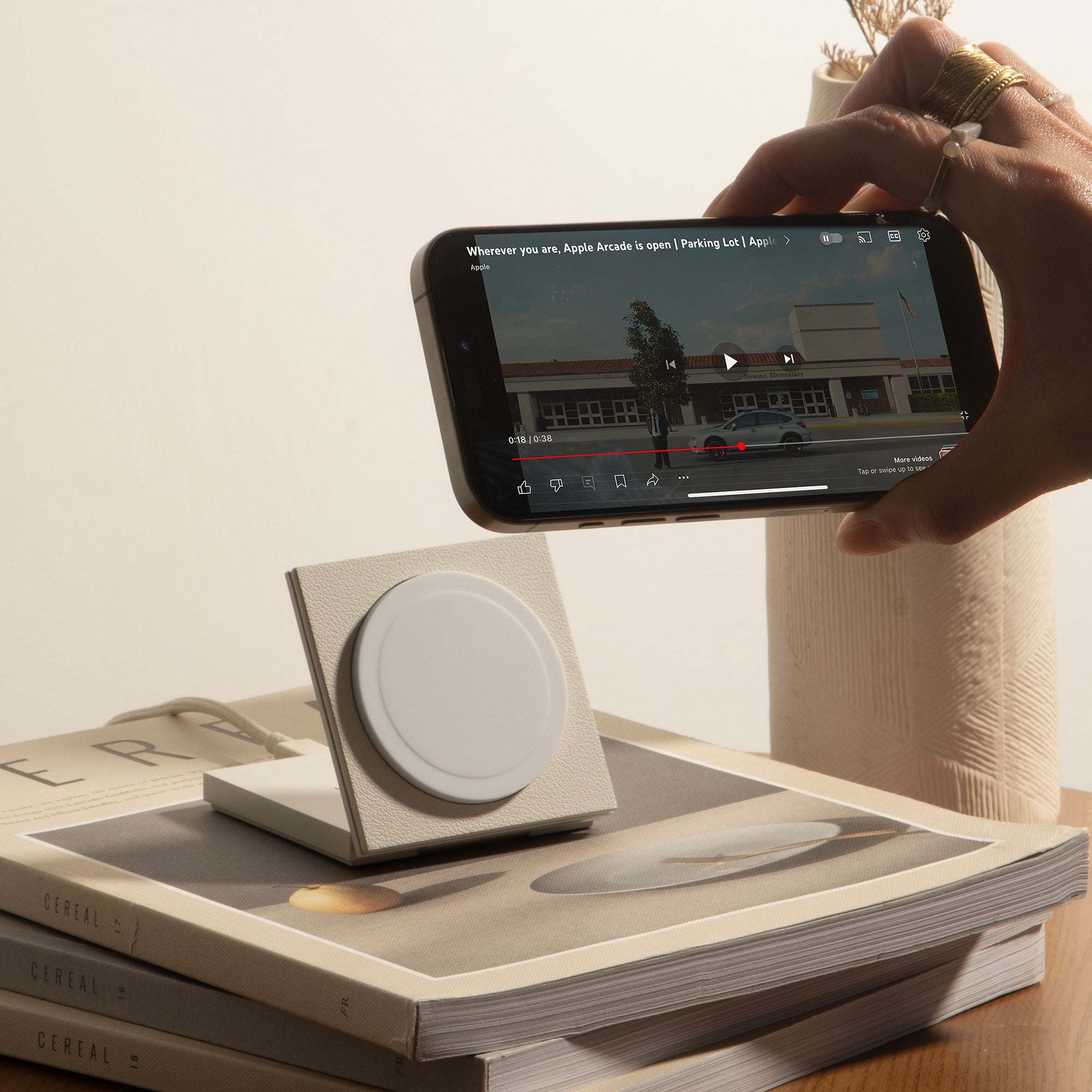 native-union-rise-magnetic-wireless-charger-faltbarer-qi2-magnetlader-magsafe-ko image 3