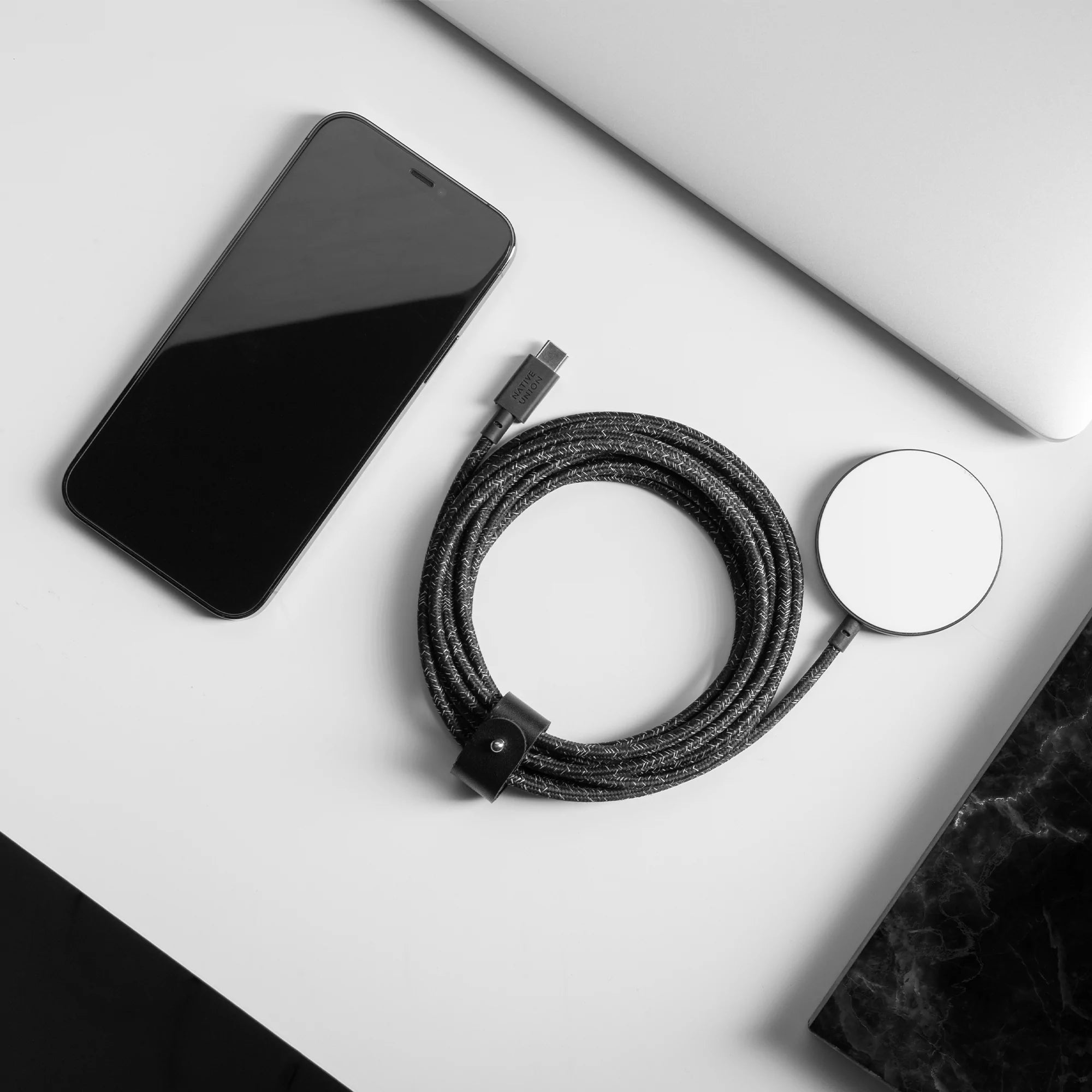 native-union-snap-magnetic-wireless-charger-magnetisches-kabelloses-ladepad-7-5- image 6