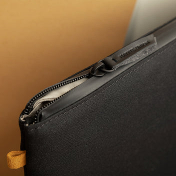 native-union-w-f-a-sleeve-f-r-macbook-16-laptop-h-lle-aus-recyceltem-wasserabwei image 8